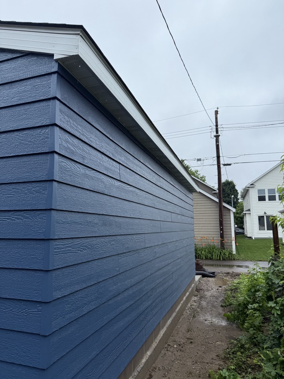 New build exterior by EaveX